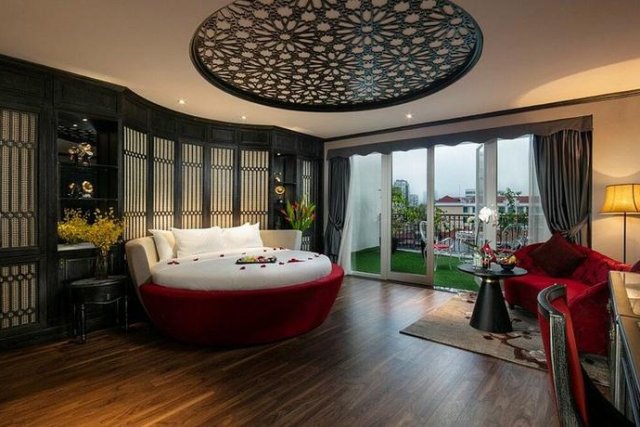 Shining Central Hotel and Spa