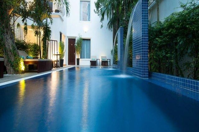 La Rose Suites