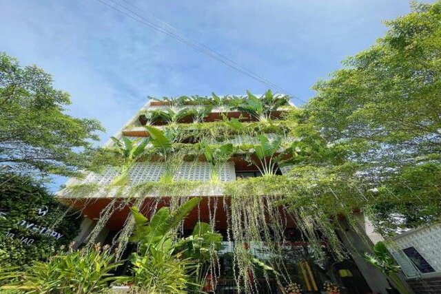 The Mystery Hotel Con Dao