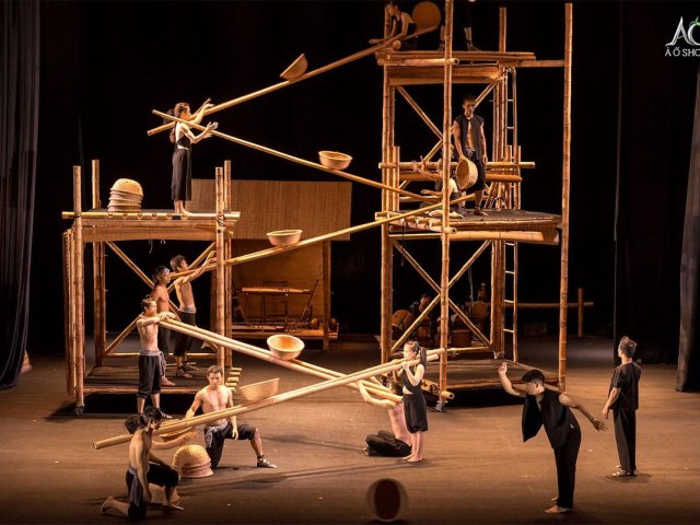 À Ố Show in Saigon