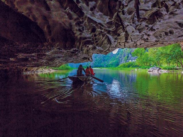 Discovering ancient capital Ninh Binh