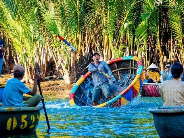 Hoian basket boat and bike tour