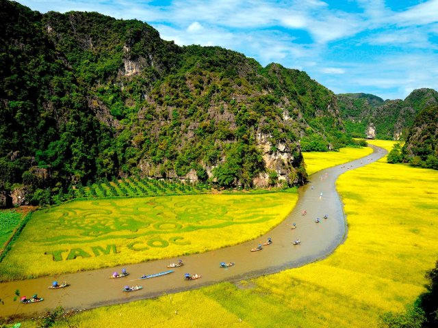 Discovering ancient capital Ninh Binh