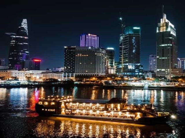 Cruise Dining On Saigon River