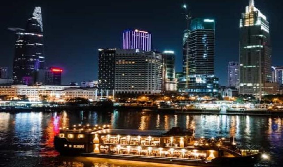 Cruise Dining On Saigon River