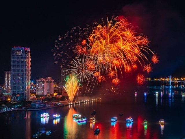 FIREWORK IN DANANG SPECIAL PACKAGE