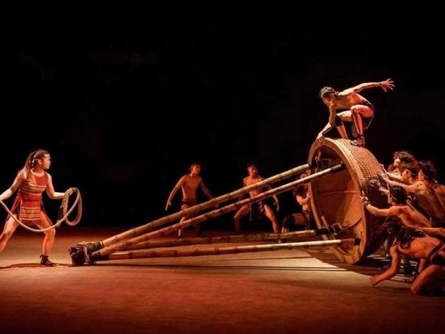 The Teh Dar Dance Show in Hoian