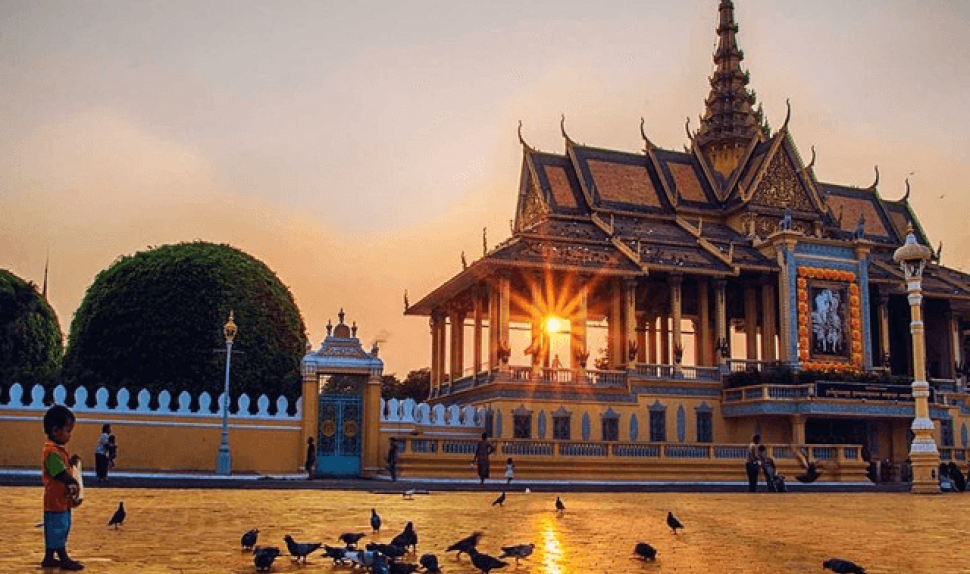 Siem Reap - Hanoi - Halong - Ho Chi Minh 9 Days