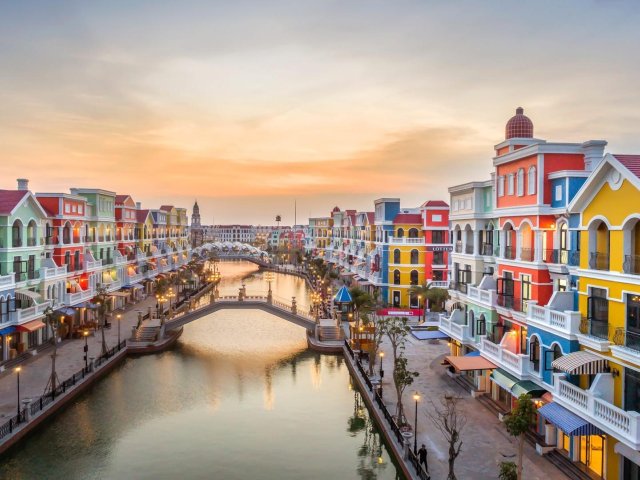 Hanoi - Halong - Ho Chi Minh - Phu Quoc 9 Days Tour Package