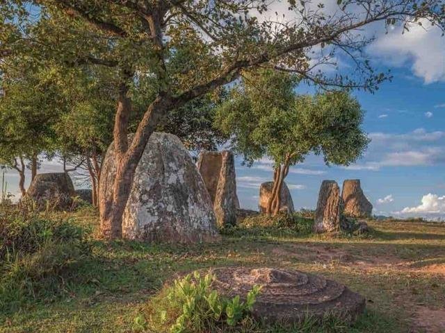 ONE DAY VISIT PLAIN OF JARS IN XIENG KHUANG