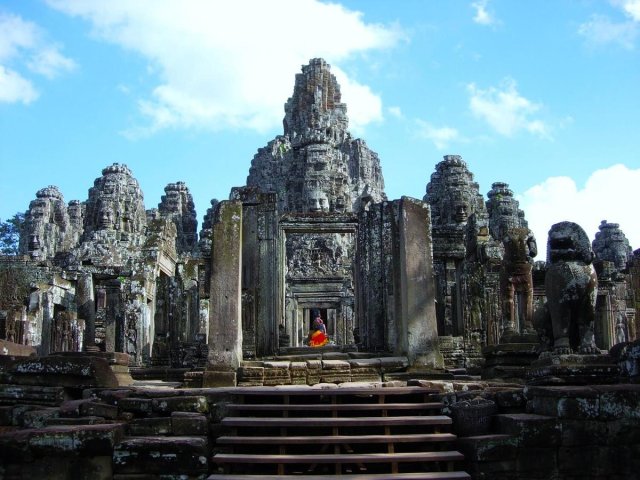 Siem Reap - Ho Chi Minh - Danang - Hanoi - Halong 12 Days