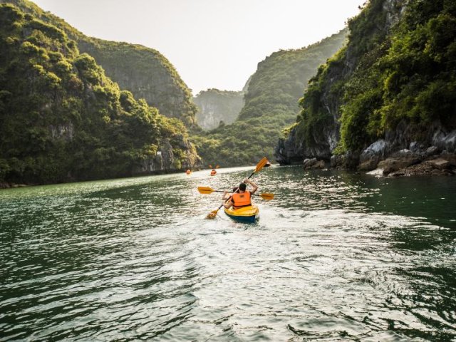 Siem Reap - Hanoi - Halong - Ho Chi Minh 9 Days