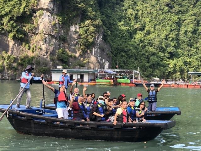 Halong 1 day luxury group tour