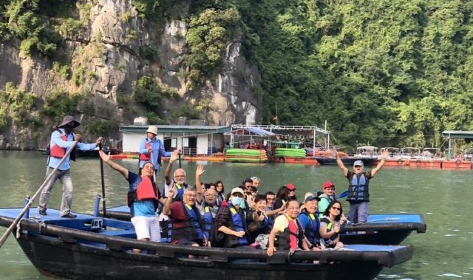 Halong 1 day luxury group tour