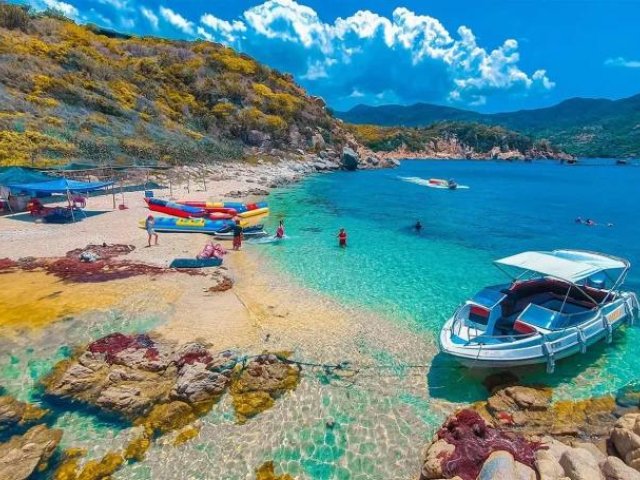Full day Rai Cave - Vinh Hy bay - Vineyard - Sheep farm from Nha Trang
