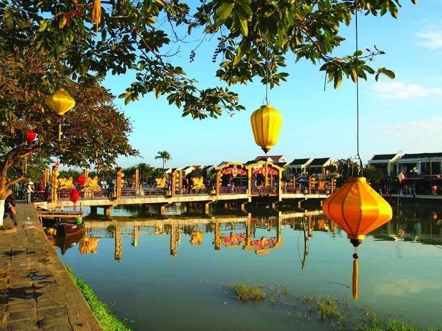 Hoi An Discovery from Da Nang: Basket Boat Ride & Lantern Release