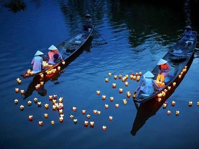 Hoi An Beach And Ancient Town