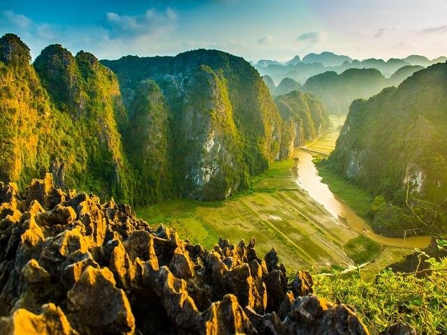 Hanoi - Ninh Binh - Halong Bay 5 - Day Tour Package
