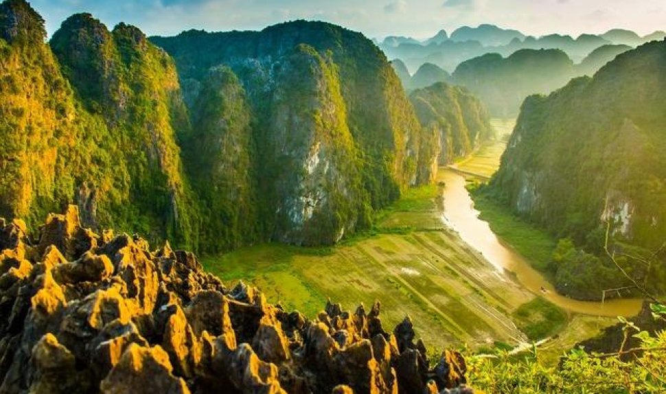 Hanoi - Ninh Binh - Halong Bay 5 - Day Tour Package