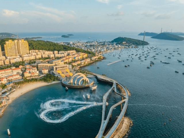 Hanoi – Halong – Danang – Hoian – Phu Quoc Island 9 Days