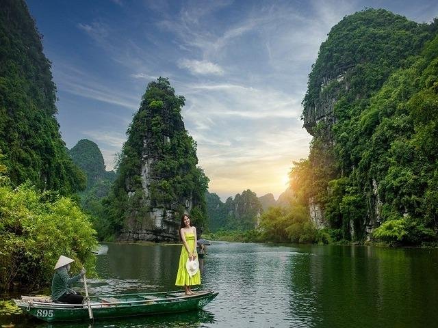 BAI DINH AND TRANG AN ECO JOINING TOUR WITH MUA CAVE