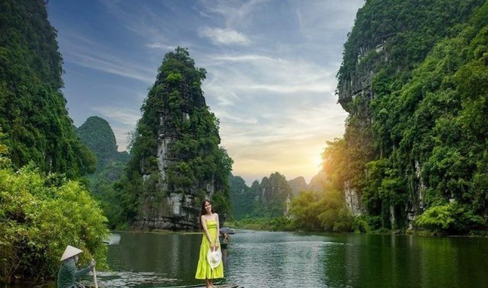 BAI DINH AND TRANG AN ECO JOINING TOUR WITH MUA CAVE