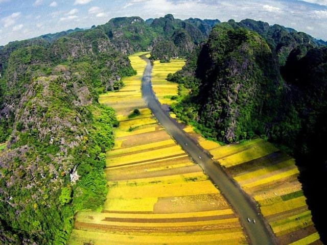 Explore Bai Dinh And Trang An