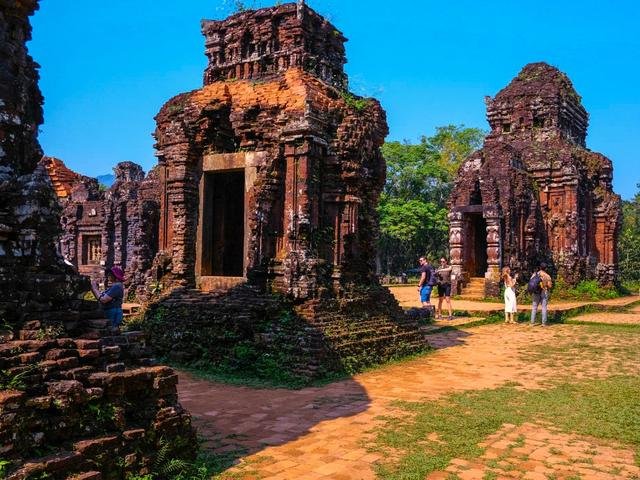 14 Days Footprints Of Vietnam History