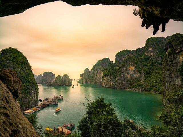 Hanoi - Halong - Hanoi 4 Days