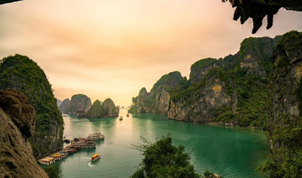 Hanoi - Halong - Hanoi 4 Days
