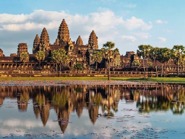 Explore Siem Reap & Phnom Penh