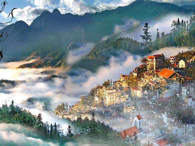 SAPA WITH MOUNTAINS