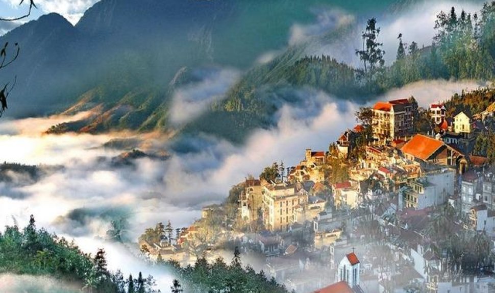 SAPA WITH MOUNTAINS