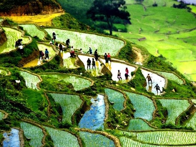 SAPA WITH MOUNTAINS