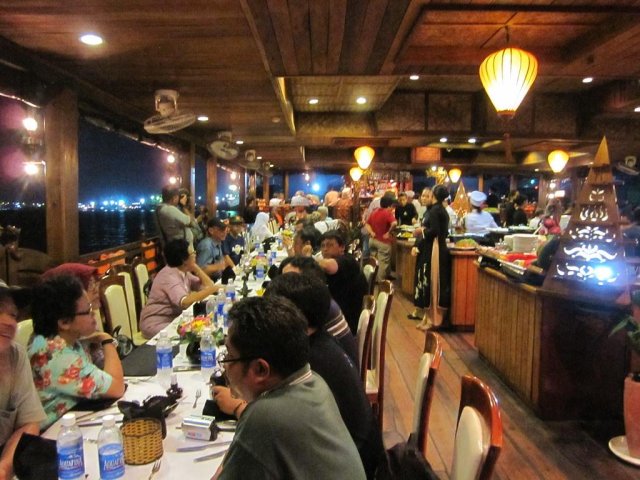 Cruise dinner on Saigon River