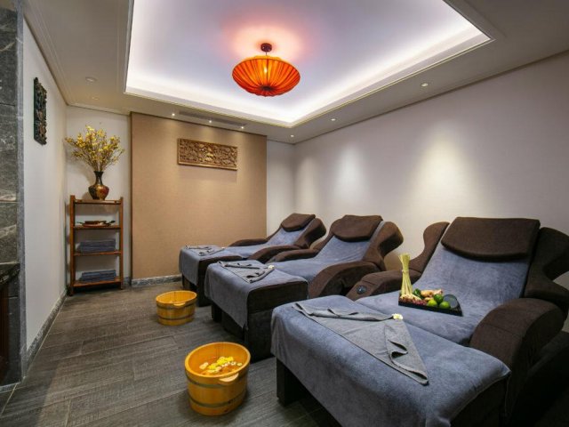 Relaxing At Comfy Spa