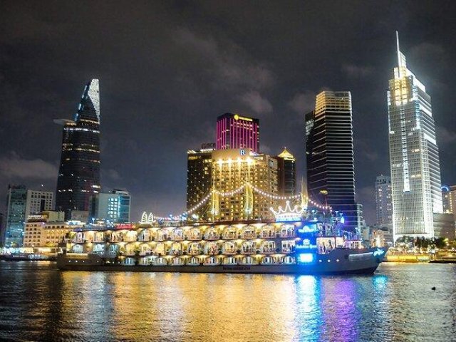 Cruise dinner on Saigon River