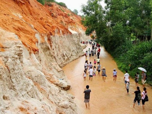 Mui Ne Sand Dunes Private Half Day Jeep Tour