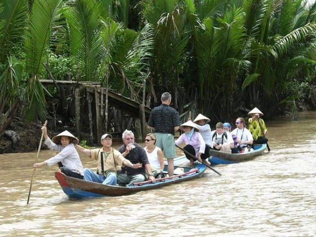 Siem Reap - Hanoi - Halong - Ho Chi Minh 9 Days