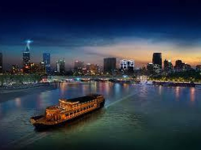 Cruise dinner on Saigon River