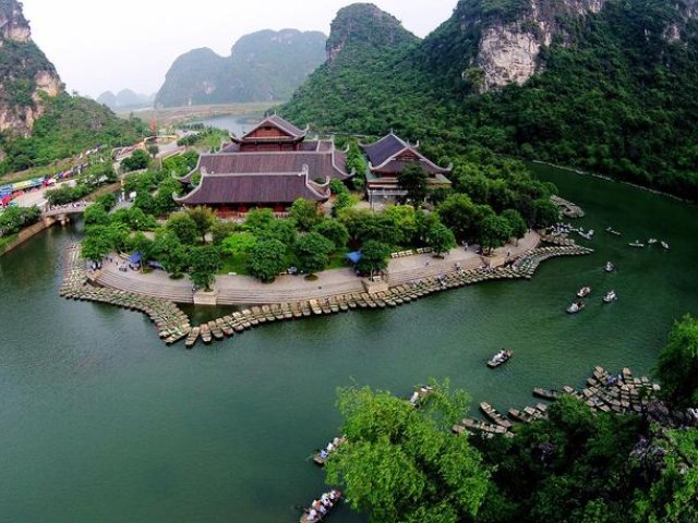 Hoa Lu - Tam Coc Tour With Mua Cave