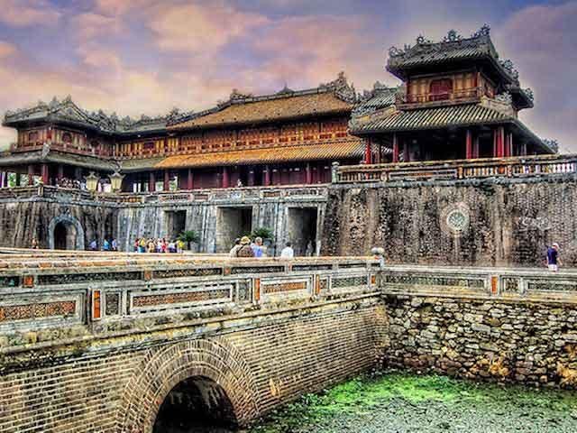 THE ESSENCE OF VIETNAM