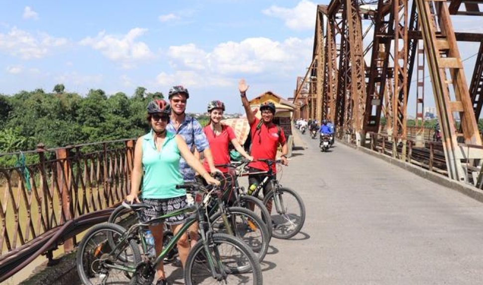 Hanoi half day bike tour