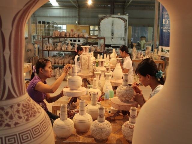 Bat Trang Pottery Village Day Tour