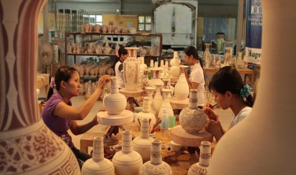 Bat Trang Pottery Village Day Tour