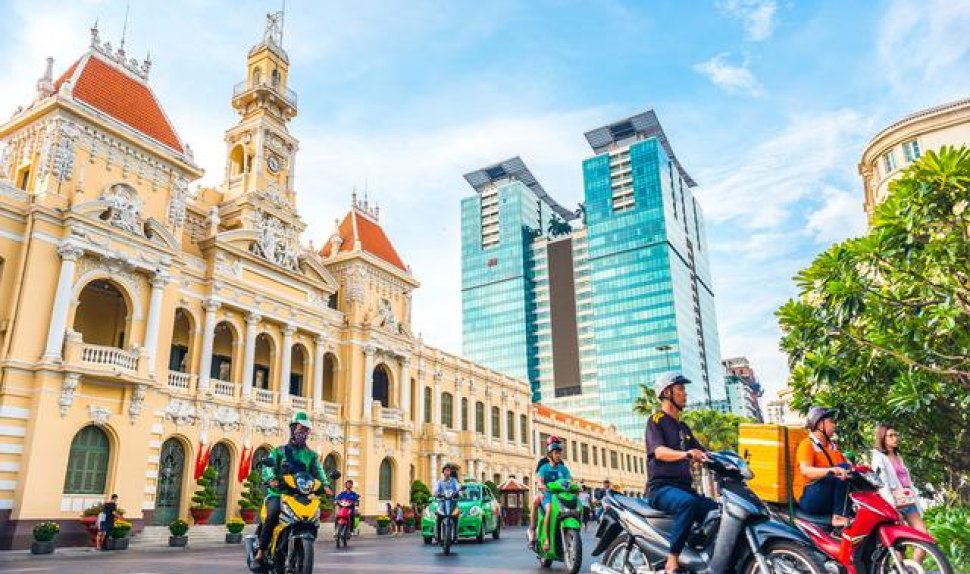 Hanoi - Halong - Ho Chi Minh 6 Days Tour Package