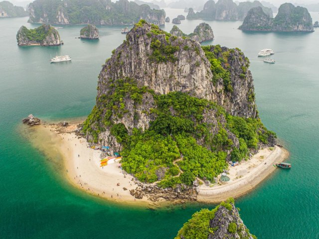 Ho Chi Minh - Danang - Hanoi - Halong 8 Days
