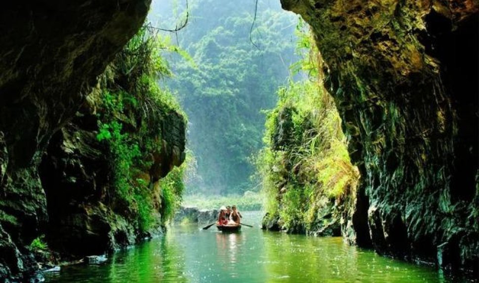 Hoa Lu - Tam Coc Tour With Mua Cave