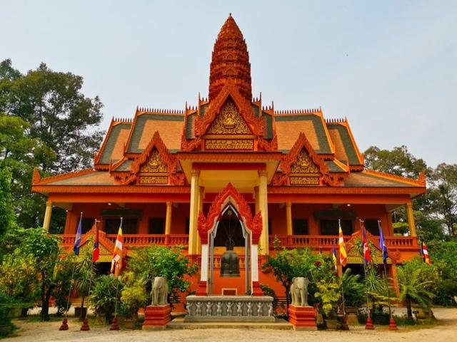 Hanoi - Halong - Ho Chi Minh - Siem Reap 8 Days