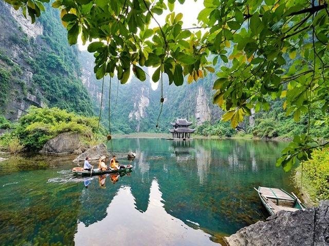 Explore Bai Dinh And Trang An